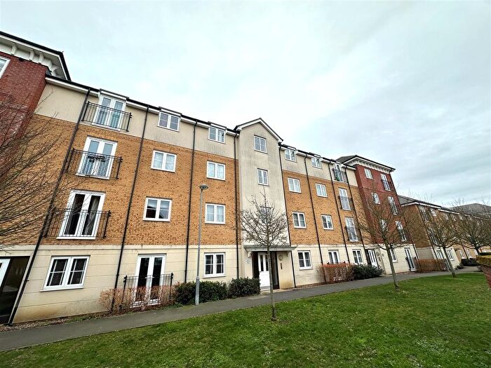 2 Bedroom Flat For Sale In Baxter Road, Watford, WD24