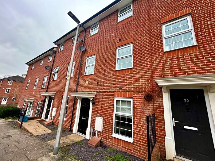 4 Bedroom Town House To Rent In Sarafand Grove, Rochester, ME2