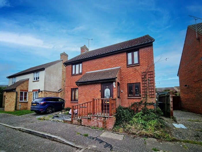 4 Bedroom Detached House For Sale In Hester Place, Burnham-On-Crouch, Essex, CM0