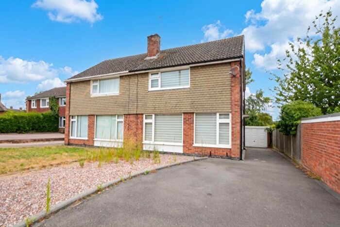 3 Bedroom Semi-Detached House For Sale In Oakfield Close, Great Glen, Leicester, LE8