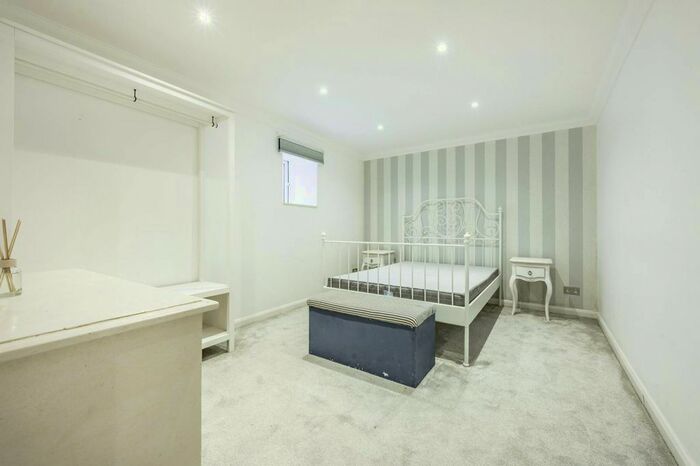 1 Bedroom Flat For Sale In Hopton Road, Streatham, London, SW16