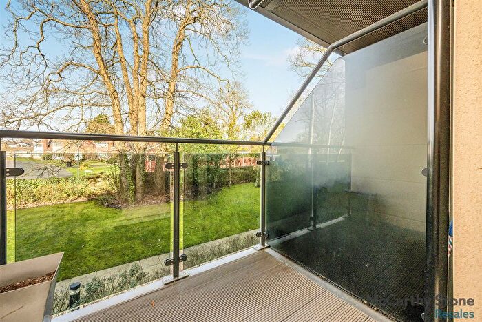 1 Bedroom Flat For Sale In Thorneycroft, Wood Road, Wolverhampton, WV6