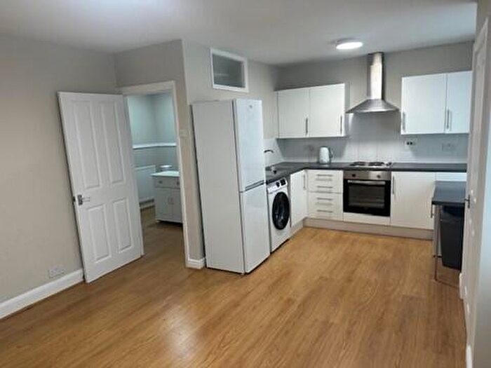 1 Bedroom Flat To Rent In Hart Lane, Luton, Bedfordshire, LU2