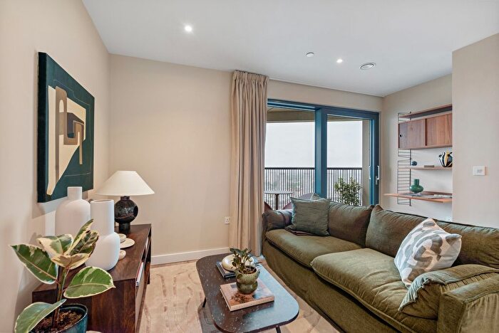 1 Bedroom Flat To Rent In Riverstone Heights, Reed Avenue, London, E3