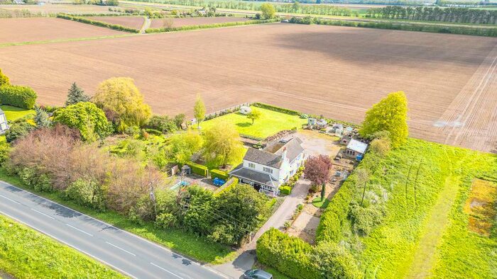 5 Bedroom Detached House For Sale In Sutton Road, Leverington, Cambridgeshire, PE13