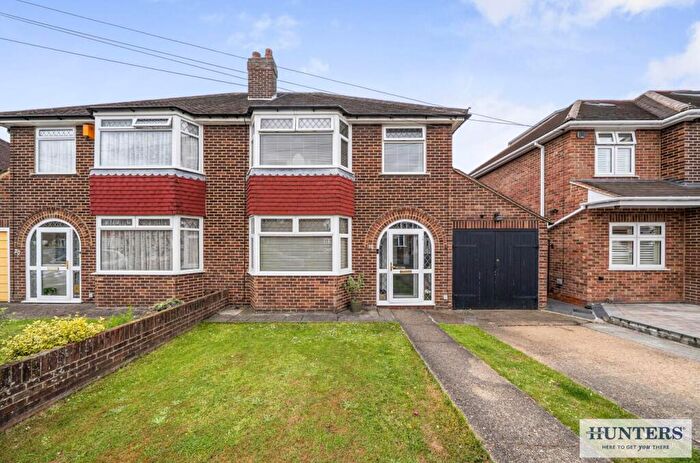 3 Bedroom Semi Detached House For Sale In Marina Drive, Welling, DA16