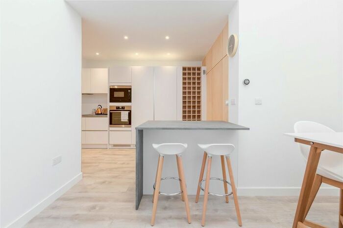 2 Bedroom Flat To Rent In Grange Road, Tower Bridge, SE1