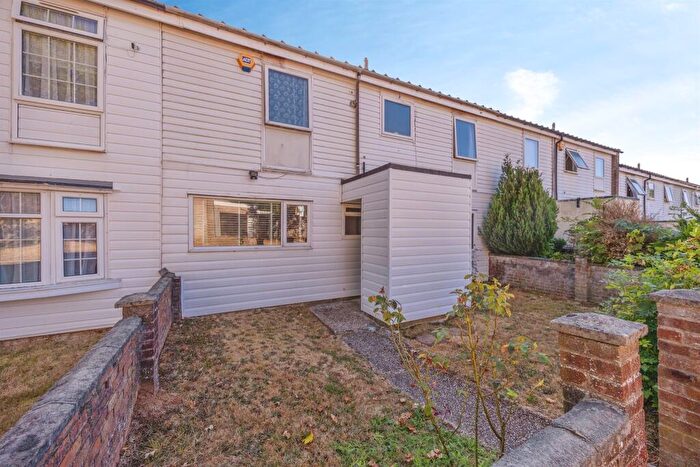 4 Bedroom Terraced House For Sale In Curlew Gardens, Waterlooville, PO8