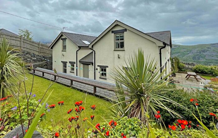 4 Bedroom Detached House For Sale In Dinorwic, Caernarfon, Gwynedd, LL55