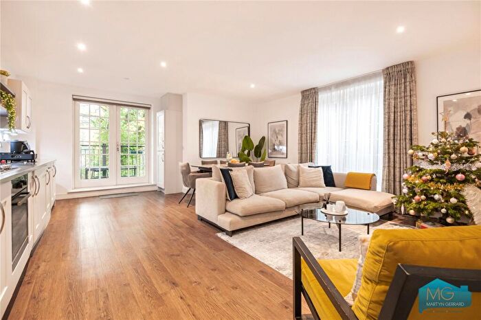 2 Bedroom Apartment For Sale In Collison Avenue, Barnet, EN5