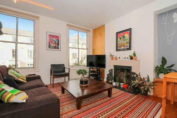 2 Bedroom Flat To Rent In Alexander Road, N19