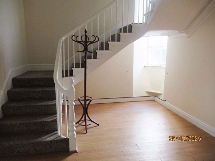 2 Bedroom Flat To Rent In Heol Pentrerhedyn, Machynlleth, SY20