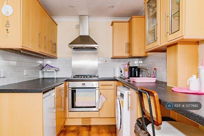 1 Bedroom Flat To Rent In St Annes Road, London Colney, AL2
