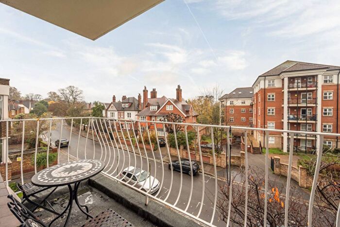 3 Bedroom Flat For Sale In Briar Walk, Putney, London, SW15