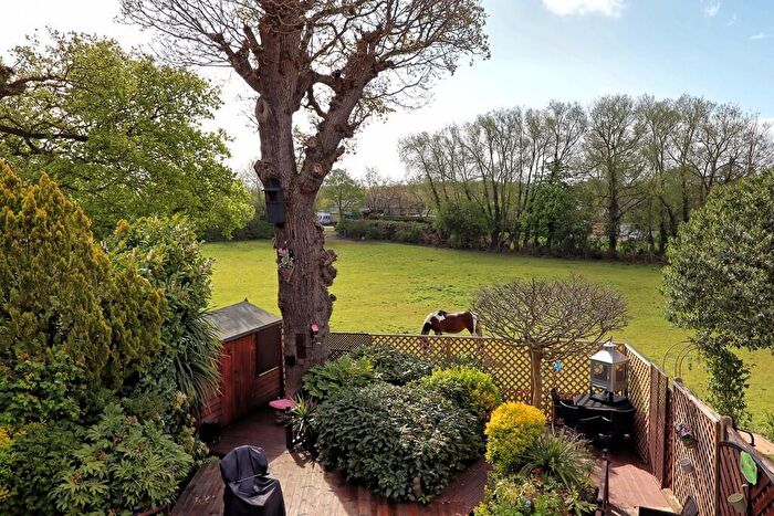 4 Bedroom Semi-Detached House For Sale In Fairmead Avenue, SS7