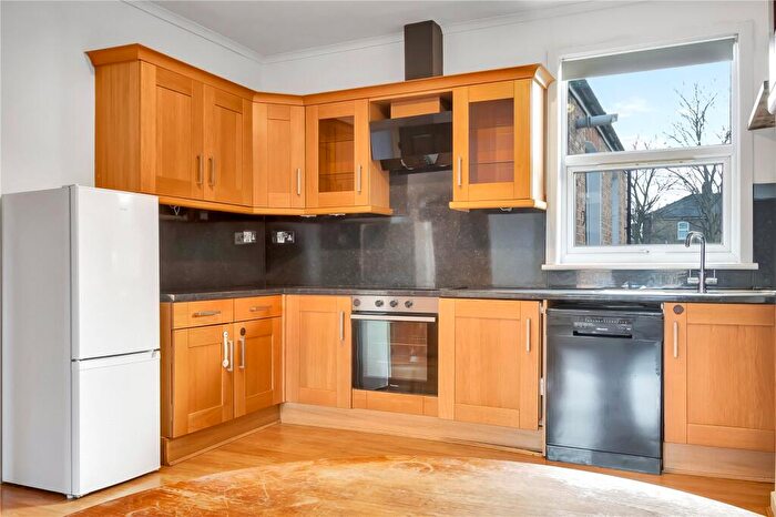 2 Bedroom Apartment To Rent In Parkland Road, London, N22
