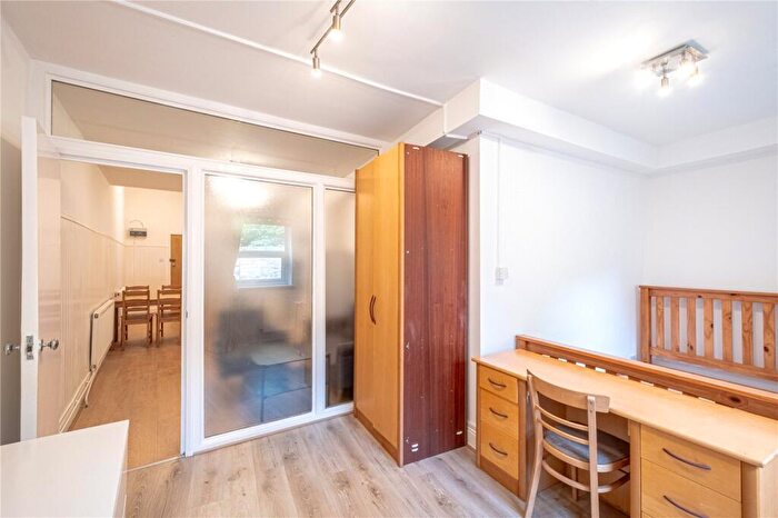 1 Bedroom Apartment To Rent In Crouch End Hill, Crouch End, London, N8