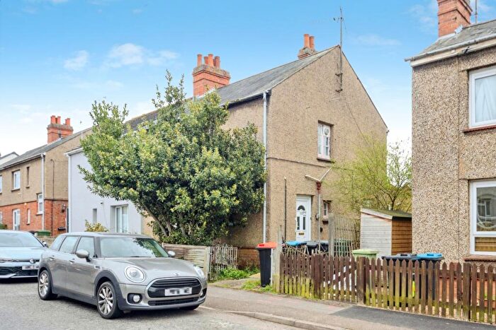 3 Bedroom Semi Detached House For Sale In Western Road, Milton Keynes, Buckinghamshire, MK2