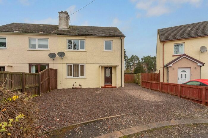 3 Bedroom Semi-Detached House For Sale In Kinclaven Crescent, Murthly, Perth, Perthshire, PH1