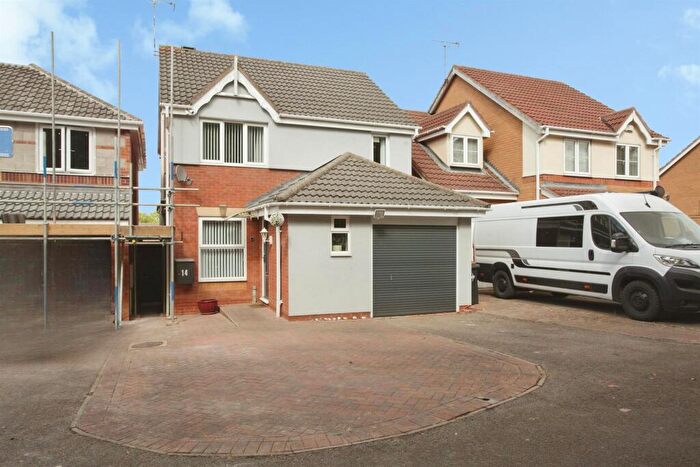3 Bedroom Detached House For Sale In Furrow Close, Rugby, CV21