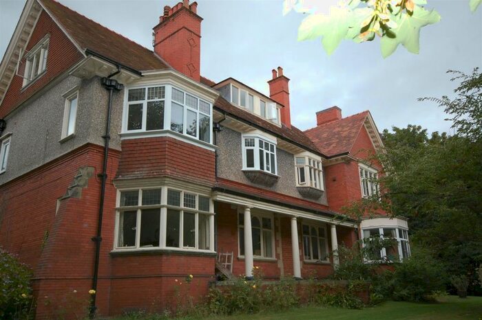 2 Bedroom Apartment To Rent In Barholm, Mere Farm Road, Prenton, CH43