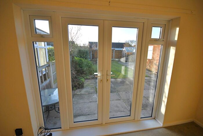 2 Bedroom Semi-Detached Bungalow For Sale In Sturton Close, Bessacarr, Doncaster, DN4