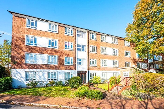 2 Bedroom Flat To Rent In Wimbledon Park Road, Southfields, London, SW19