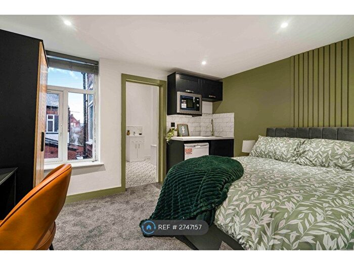 6 Bedroom Terraced House To Rent In Roscoe Street, Stockport, SK3