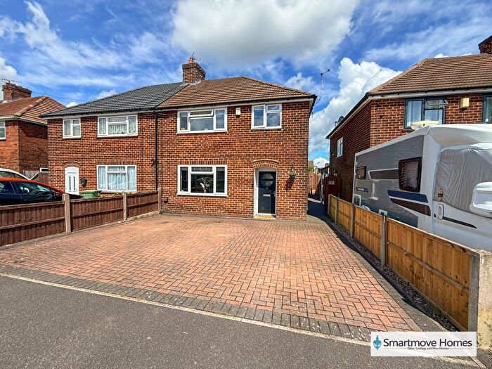 3 Bedroom Semi-Detached House For Sale In Pennine Avenue, Alfreton, DE55