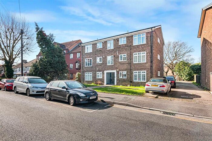 1 Bedroom Flat For Sale In Thicket Road, Sutton, SM1