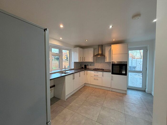 3 Bedroom Bungalow To Rent In Elderbek Close, Cheshunt, EN7