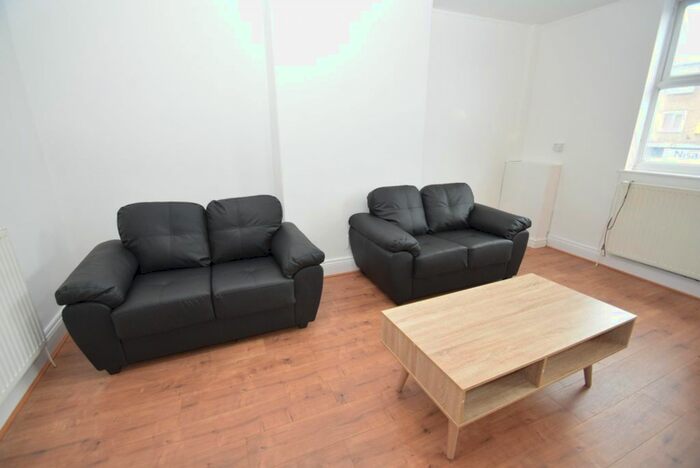 2 Bedroom Flat To Rent In Palatine Road, Northenden, Manchester., M22