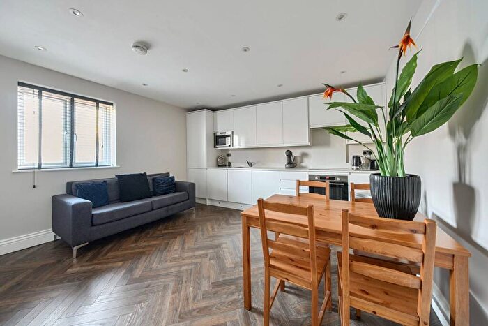 2 Bedroom Flat For Sale In Hollybush Place, Bethnal Green, London, E2