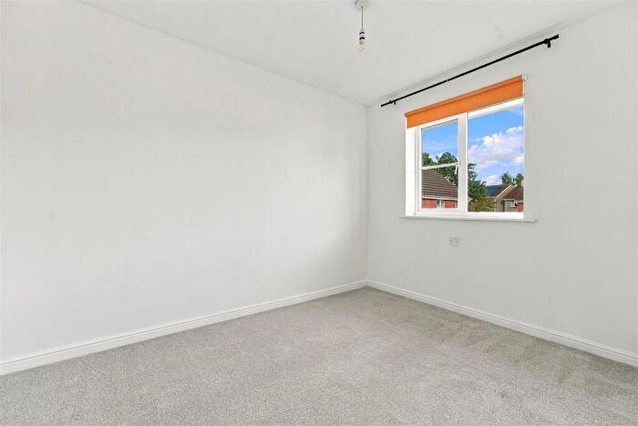 3 Bedroom End Of Terrace House For Sale In Corinum Close, Emersons Green, Bristol, BS16