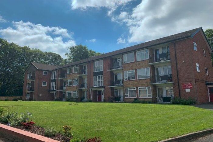 2 Bedroom Flat To Rent In Elm Court, Walsall, WS1