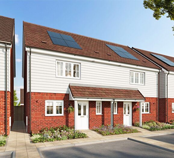 3 Bedroom Semi Detached House For Sale In Pear Tree Orchard, Sittingbourne, ME10