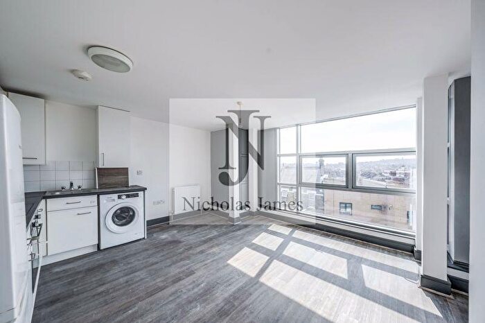 2 Bedroom Flat To Rent In West Green Road, London, N15