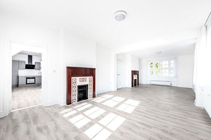 3 Bedroom Detached House To Rent In Shenley Lane, London Colney, St. Albans, Hertfordshire, AL2