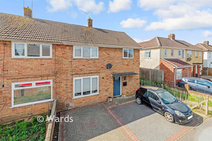 3 Bedroom Semi Detached House For Sale In Holly Road, Rochester, Kent, ME2