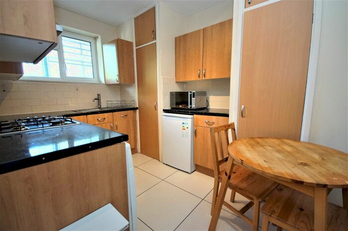 3 Bedroom Flat To Rent In Cromer Street, Bloomsbury, WC1H