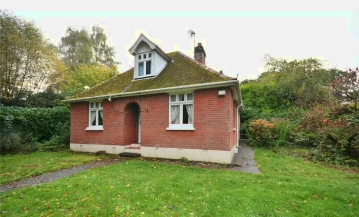 2 Bedroom Bungalow For Sale In Threeways, Frogham Hill, Frogham, Fordingbridge, Hampshire, SP6