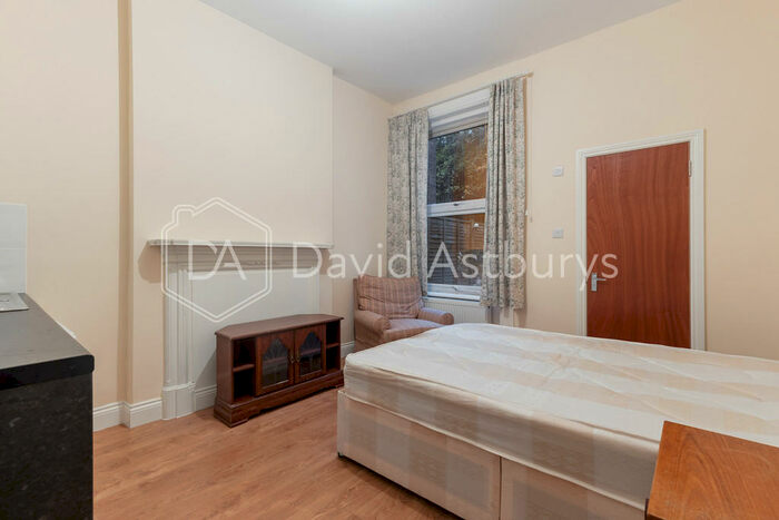 Apartment To Rent In Archway Road, Highgate, London, N6