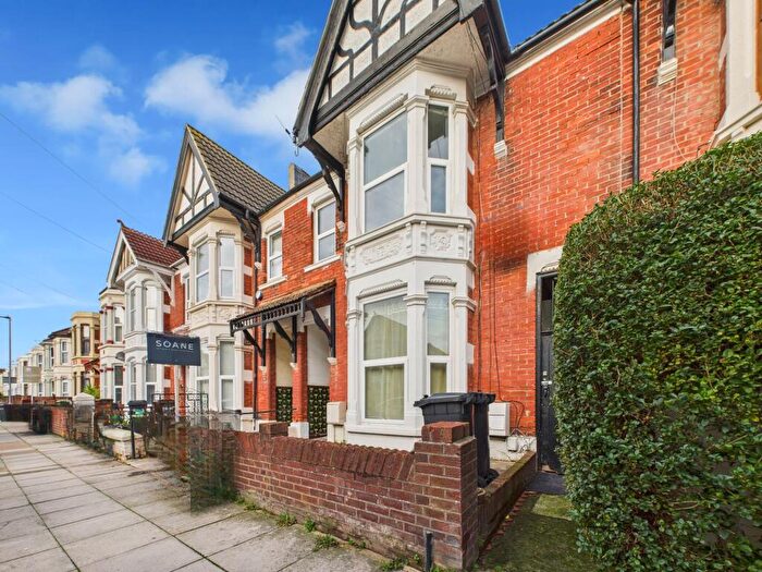 2 Bedroom Flat To Rent In Oriel Road, Portsmouth, PO2