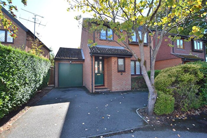 3 Bedroom Detached House For Sale In Shetland Way, Fleet, GU51