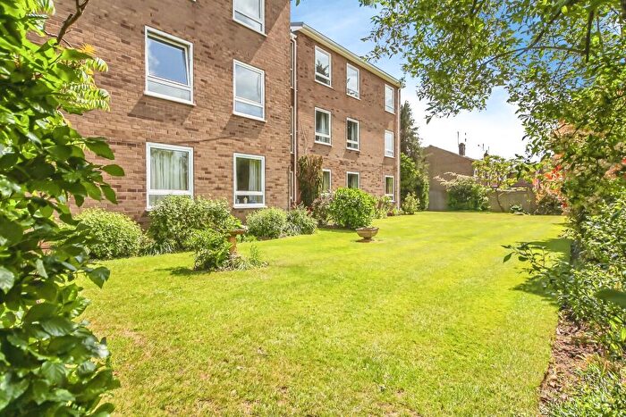 2 Bedroom Flat For Sale In Sanctus Court, Stratford-upon-avon, CV37