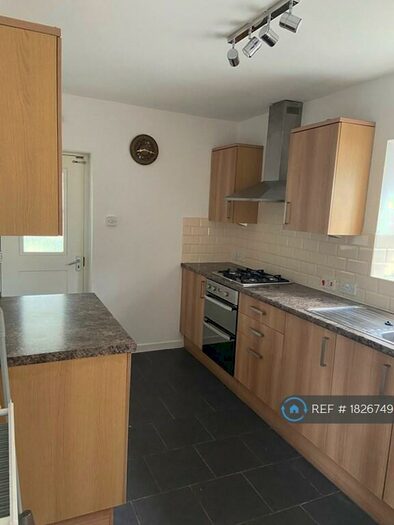 3 Bedroom Semi-Detached House To Rent In Dyfed Avenue, Townhill, Swansea, SA1