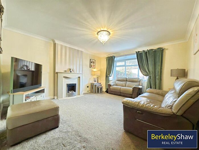 3 Bedroom Detached House For Sale In Lydiate Park, Thornton, Liverpool, L23