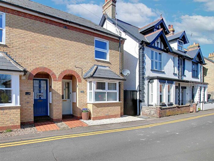 3 Bedroom End Terrace House For Sale In Hemmdan Terrace, Temple Close, Huntingdon, PE29