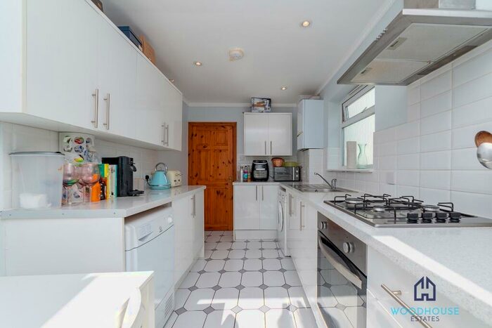 2 Bedroom Terraced House To Rent In Eleanor Road, London, N11