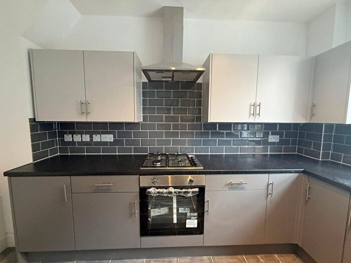 4 Bedroom Flat To Rent In Jebb Avenue, London, SW2
